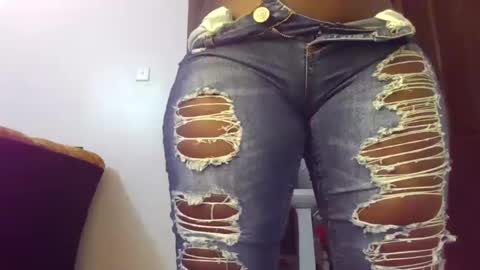 Snapshot of canah2003 chatting on 01-24-25, 03:24 Canah online show from 01-24-25, 03:24