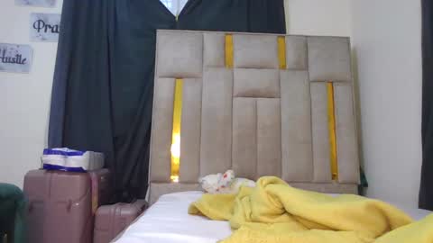 Snapshot of canah2003 chatting on 01-26-25, 06:28 Canah online show from 01-26-25, 06:28