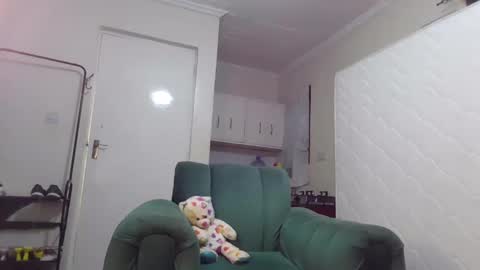 Snapshot of canah2003 chatting on 03-06-25, 05:03 Canah online show from 03-06-25, 05:03