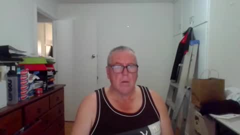 Snapshot of canberian chatting on 03-05-25, 12:27 Canberian online show from 03-05-25, 12:27