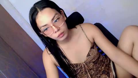 Snapshot of candi_blows chatting on 06-08-26, 03:51 Candi online show from 06-08-26, 03:51