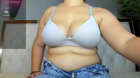 Snapshot of candiapole chatting on 11-05-25, 12:38 Candy online show from 11-05-25, 12:38