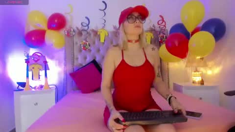 Candie  online show from 06-14-26, 01:02