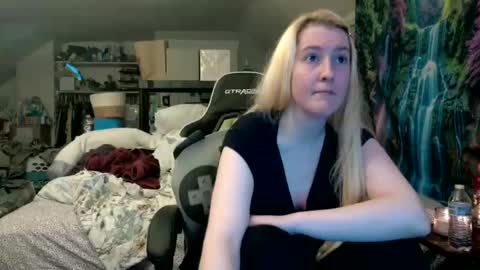 Snapshot of candismiths chatting on 05-12-26, 12:13 Candi online show from 05-12-26, 12:13