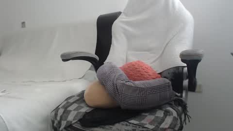 Snapshot of candy08tits chatting on 01-16-25, 03:46 candy08tits online show from 01-16-25, 03:46