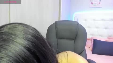 candy brown online show from 10-08-25, 07:22