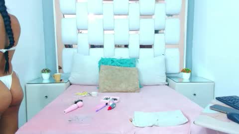 Snapshot of candy_biitch chatting on 06-05-26, 01:50 Candy biitch online show from 06-05-26, 01:50