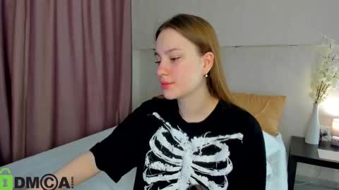 Candy online show from 10-25-25, 01:35