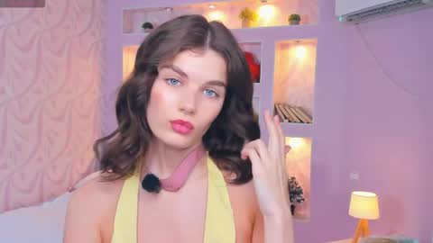 Snapshot of candy_flo chatting on 04-23-26, 06:47 Flora online show from 04-23-26, 06:47