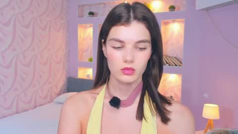 Snapshot of candy_flo chatting on 04-27-26, 07:06 Flora online show from 04-27-26, 07:06