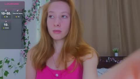 Snapshot of candy_flosse chatting on 09-19-25, 08:38 candy_flosse online show from 09-19-25, 08:38