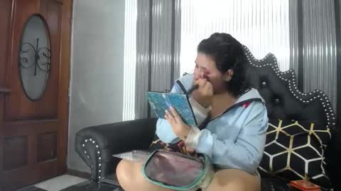 Snapshot of candy_hairy chatting on 11-28-25, 02:47 candy online show from 11-28-25, 02:47