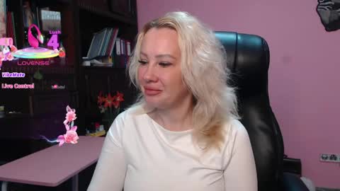 candy_hellenx online show from 04-17-26, 03:53