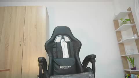 Nickol online show from 05-07-26, 03:28