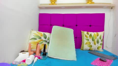 Snapshot of candy_hotsexxxx chatting on 12-31-24, 05:44 candy_hotsexxxx online show from 12-31-24, 05:44