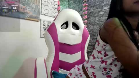 Snapshot of candy_kiss__ chatting on 11-05-25, 09:48 candy_kiss__ online show from 11-05-25, 09:48