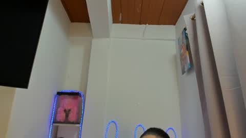 candy_kitty7343 online show from 06-11-26, 04:43