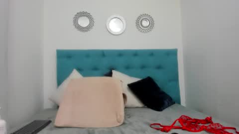 liss sophia online show from 10-26-25, 12:05