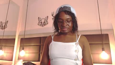 Snapshot of candy_lovee6 chatting on 09-26-25, 08:35 CANDY LOVE DANNA online show from 09-26-25, 08:35