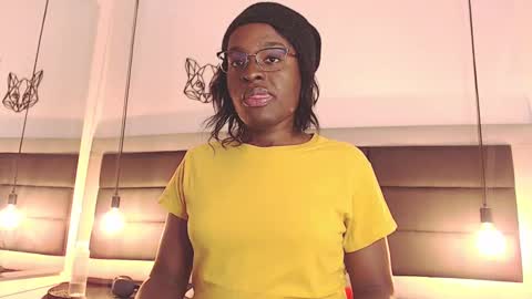 Snapshot of candy_lovee6 chatting on 09-27-25, 06:35 CANDY LOVE DANNA online show from 09-27-25, 06:35