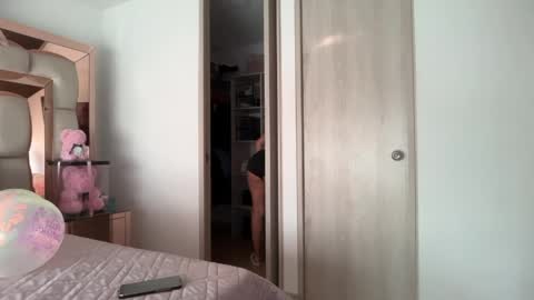 Snapshot of candy_sam28 chatting on 04-10-26, 08:24 samantha online show from 04-10-26, 08:24