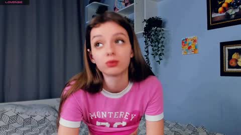 Snapshot of candy_sandy_ chatting on 02-07-25, 11:23 Sandy online show from 02-07-25, 11:23