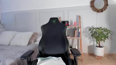 Naty online show from 01-11-26, 07:52