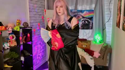Mary online show from 07-20-26, 01:09