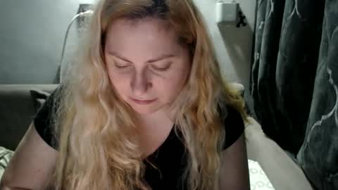 Laura online show from 01-26-25, 05:34