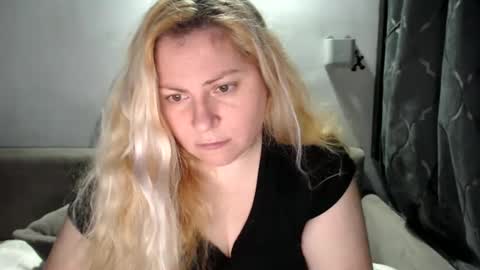 Laura online show from 01-27-25, 03:39