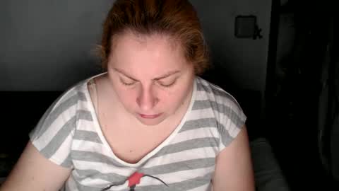 Laura online show from 02-02-25, 01:19