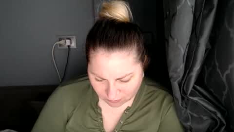 Laura online show from 11-12-25, 08:04