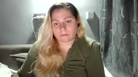 Laura online show from 11-13-25, 05:23