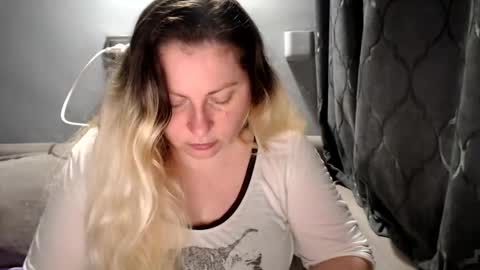 Laura online show from 05-04-26, 03:35