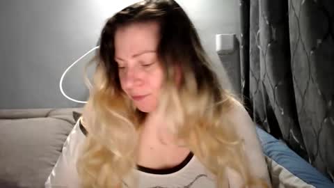 Laura online show from 05-04-26, 05:42