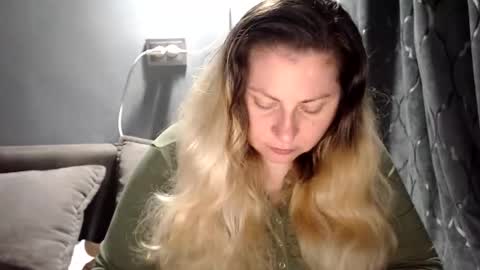 Laura online show from 05-22-26, 06:35
