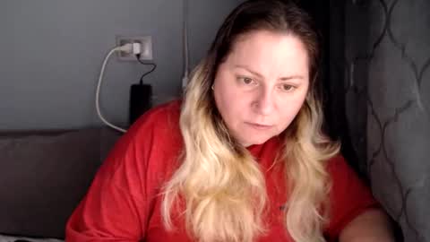 Laura online show from 06-04-26, 06:52