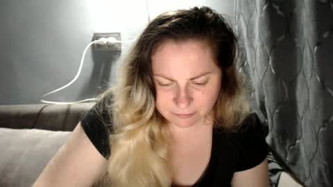 Laura online show from 06-24-26, 07:46