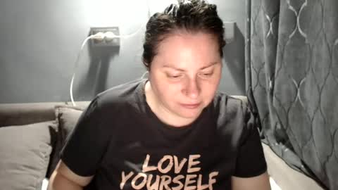 Snapshot of candycream74 chatting on 06-27-26, 09:20 Laura online show from 06-27-26, 09:20