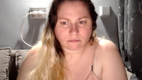 Snapshot of candycream74 chatting on 07-04-26, 11:11 Laura online show from 07-04-26, 11:11