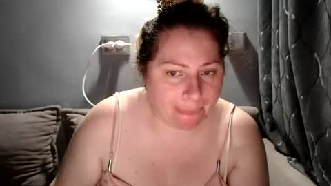 Snapshot of candycream74 chatting on 07-05-26, 05:53 Laura online show from 07-05-26, 05:53