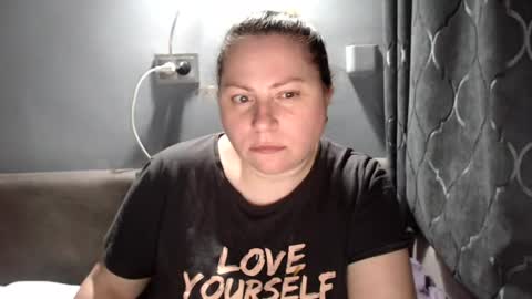 Snapshot of candycream74 chatting on 07-30-26, 06:51 Laura online show from 07-30-26, 06:51