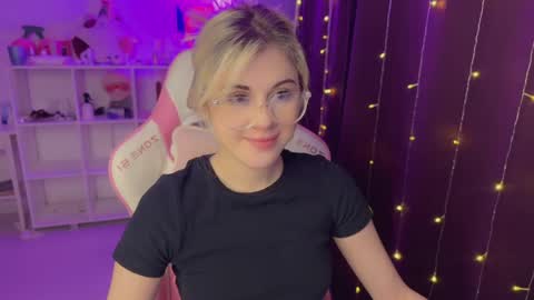 You can call me HH online show from 12-17-25, 07:31