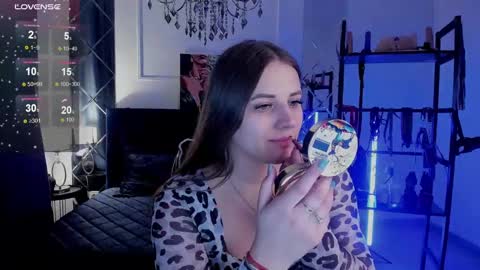 Sofia online show from 02-25-25, 01:20