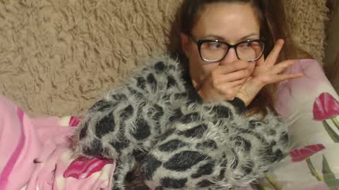 say meow and send tips  online show from 12-05-24, 06:55