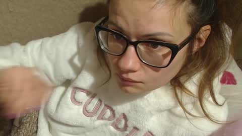 say meow and send tips  online show from 12-13-24, 08:04