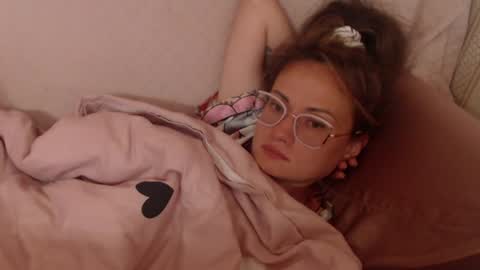 say meow and send tips  online show from 06-18-26, 06:57