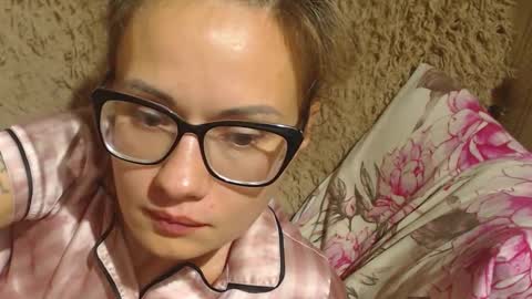 say meow and send tip  online show from 09-11-25, 09:37