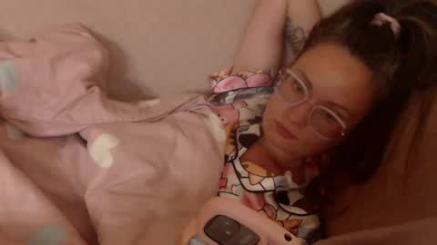 say meow and send tip  online show from 05-11-26, 04:15
