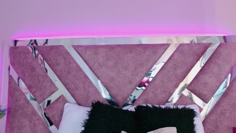 candyluxury_ online show from 04-01-26, 01:41